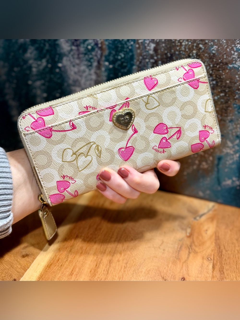 Coach Coquette 2010s Heart Cherry Accordion Zip Wallet VGUC